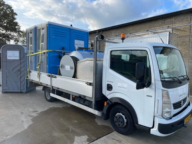 transport van toiletten van lekkertehuur